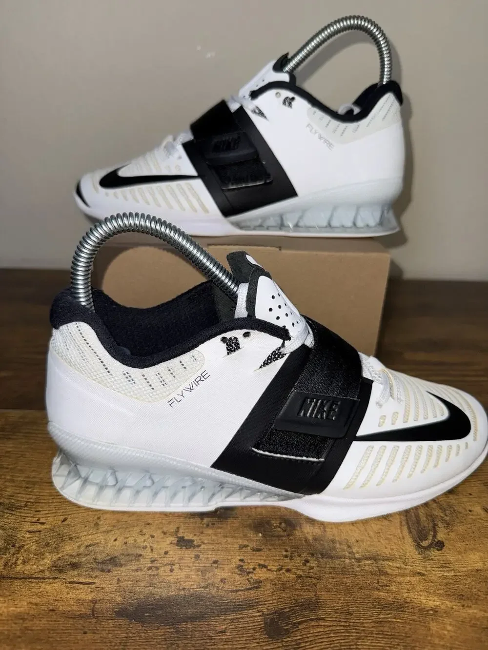 Nike Romaleos 3 White/Black Weightlifting Shoes Sz 6.5 Athletic Gym EUC!